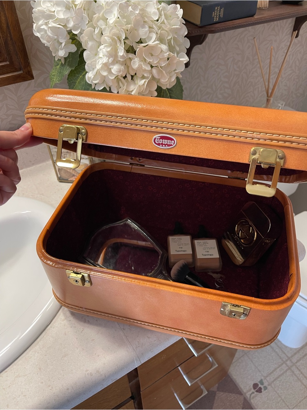 Towne USA refinished train case